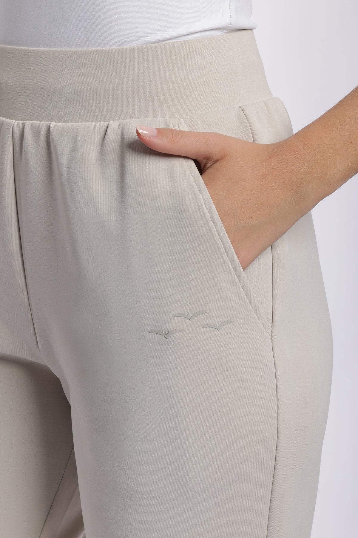 Pantalon de survêtement Premium Femme coupe resserrée Beige