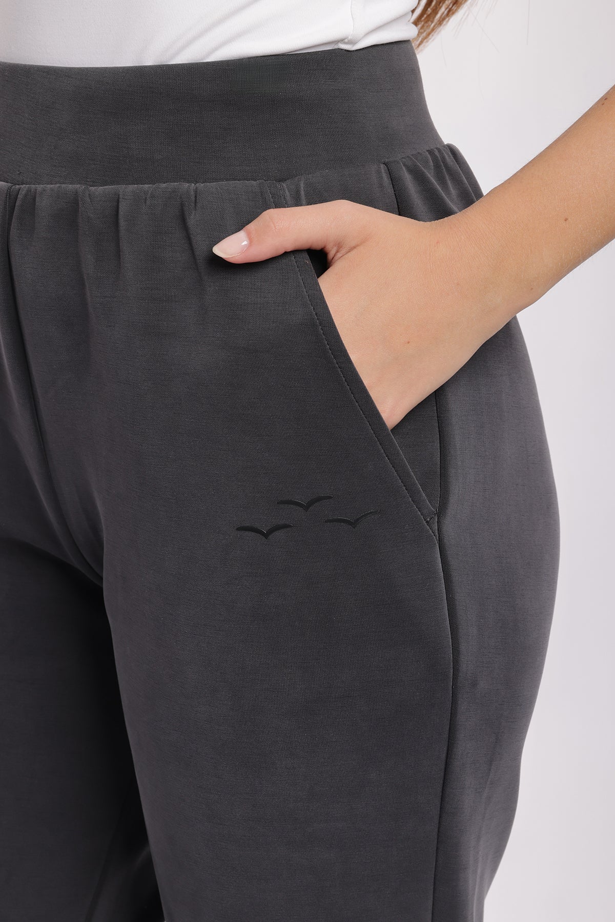 Pantalon de survêtement Premium Femme coupe resserrée Anthracite